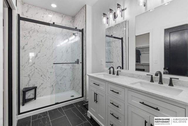 5838 N Street, Omaha, NE 68117