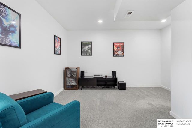 5838 N Street, Omaha, NE 68117