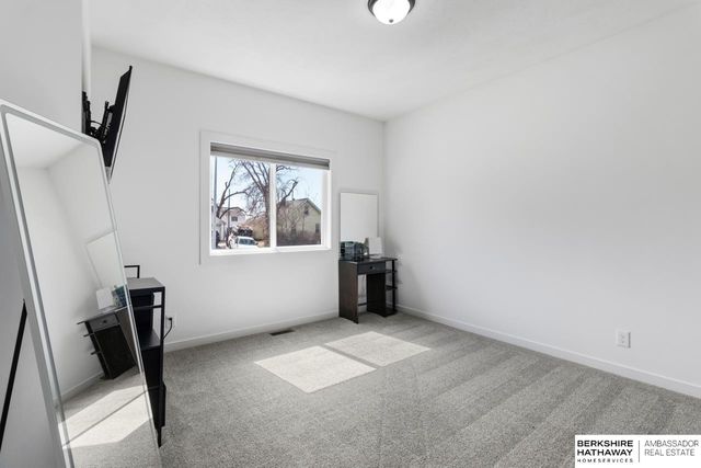 5838 N Street, Omaha, NE 68117