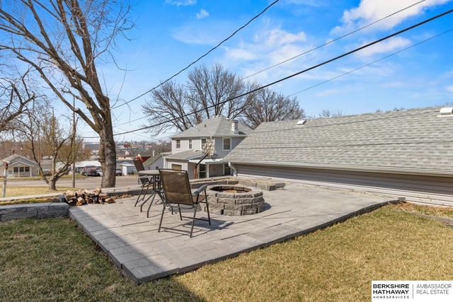 5838 N Street, Omaha, NE 68117