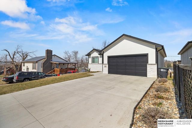 5838 N Street, Omaha, NE 68117
