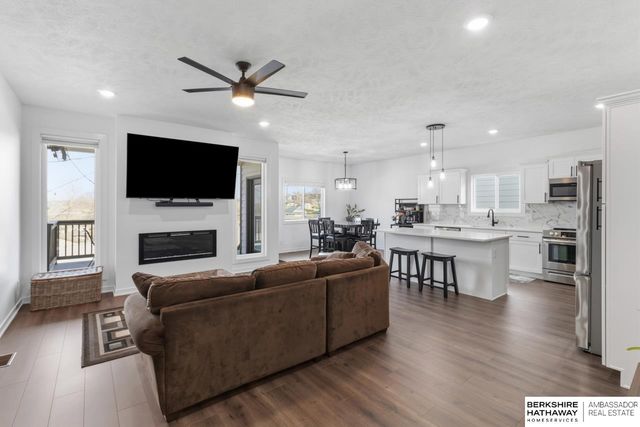 5838 N Street, Omaha, NE 68117