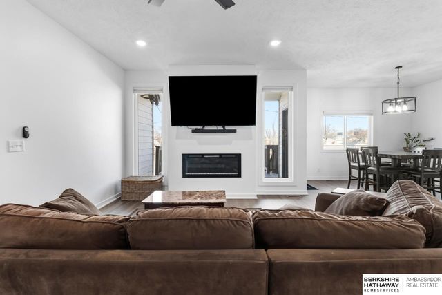 5838 N Street, Omaha, NE 68117