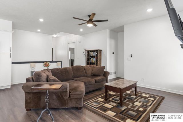 5838 N Street, Omaha, NE 68117