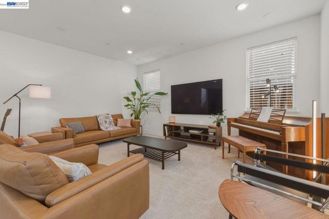 385 Ramos Ranch Rd, Oakley, CA 94561