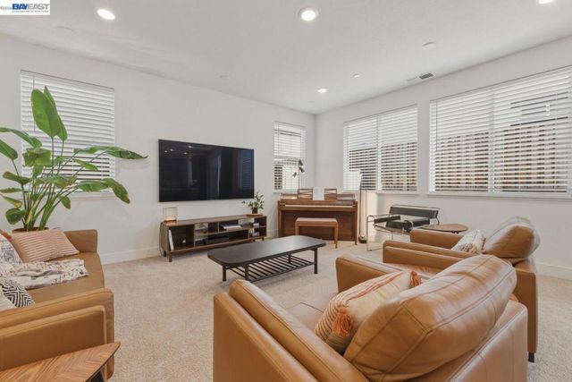 385 Ramos Ranch Rd, Oakley, CA 94561