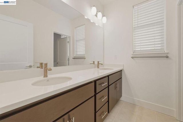 385 Ramos Ranch Rd, Oakley, CA 94561