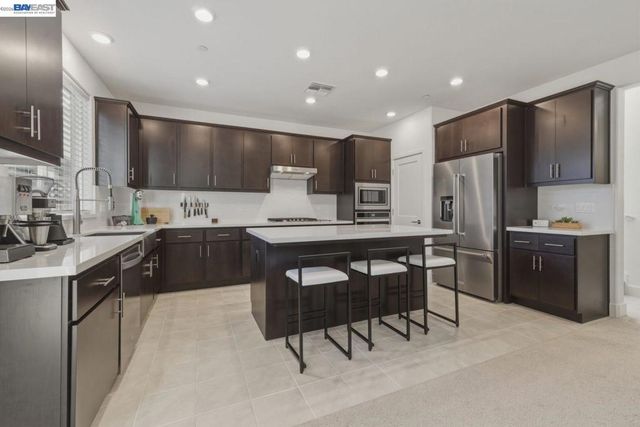 385 Ramos Ranch Rd, Oakley, CA 94561