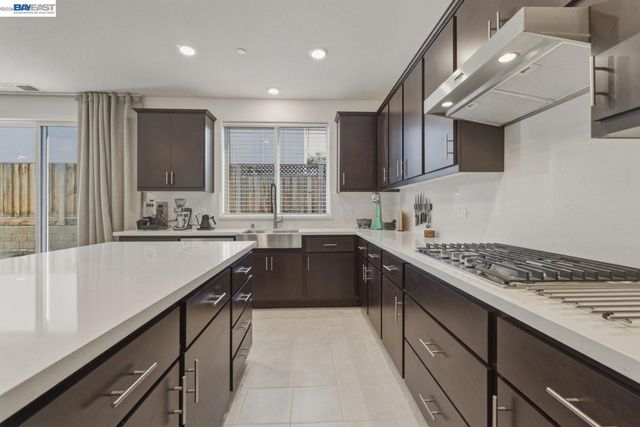 385 Ramos Ranch Rd, Oakley, CA 94561