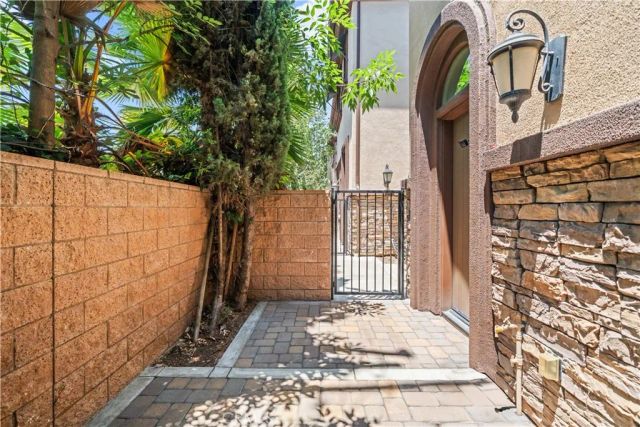 656 West Huntington Drive k-1, Arcadia, CA 91007