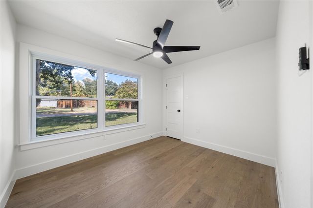 6746 Braeburn Drive, Dallas, TX 75214