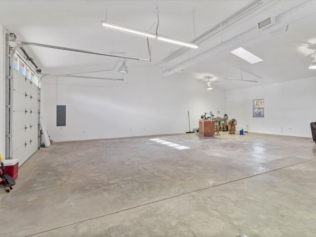 4 Red Hills Lane, Santa Fe, NM 87505