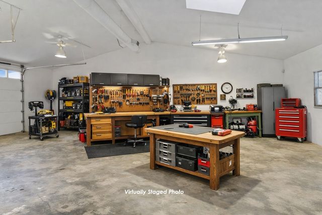 4 Red Hills Lane, Santa Fe, NM 87505