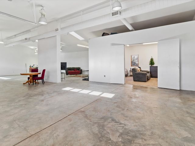 4 Red Hills Lane, Santa Fe, NM 87505