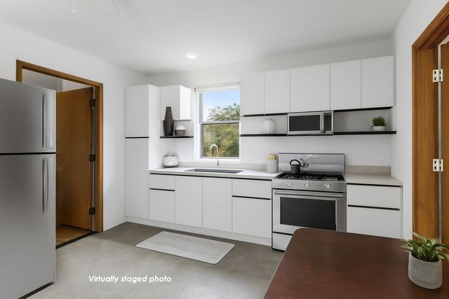 4 Red Hills Lane, Santa Fe, NM 87505