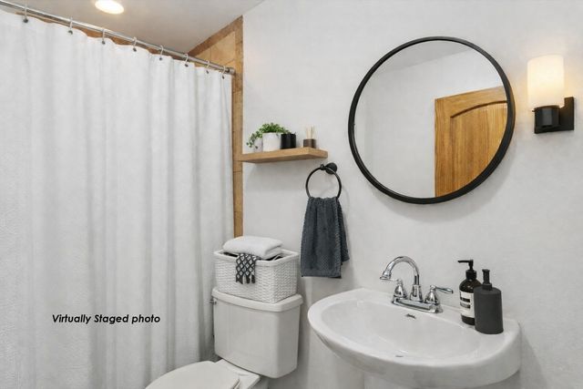 4 Red Hills Lane, Santa Fe, NM 87505