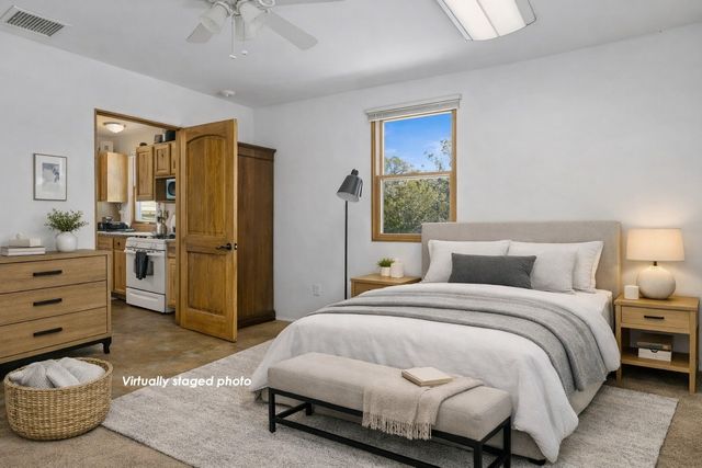 4 Red Hills Lane, Santa Fe, NM 87505