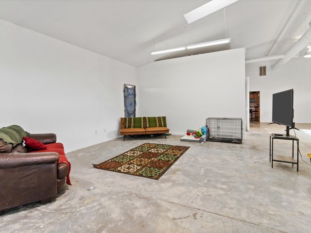 4 Red Hills Lane, Santa Fe, NM 87505