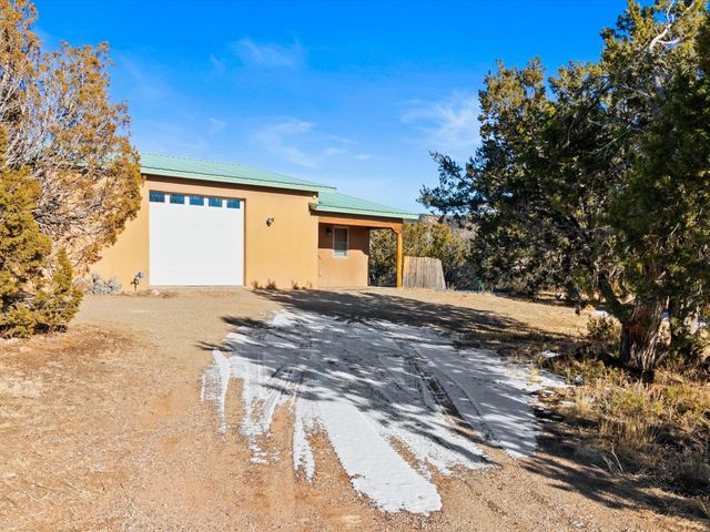 4 Red Hills Lane, Santa Fe, NM 87505