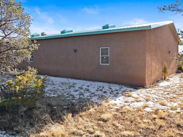 4 Red Hills Lane, Santa Fe, NM 87505