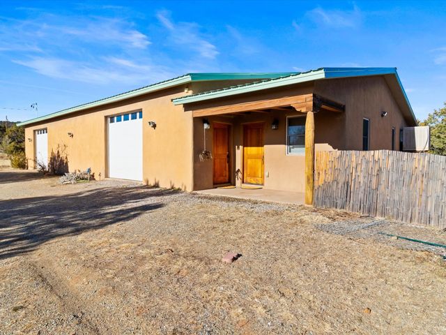 4 Red Hills Lane, Santa Fe, NM 87505
