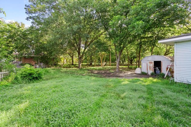 1015 W Belden Street, Sherman, TX 75092