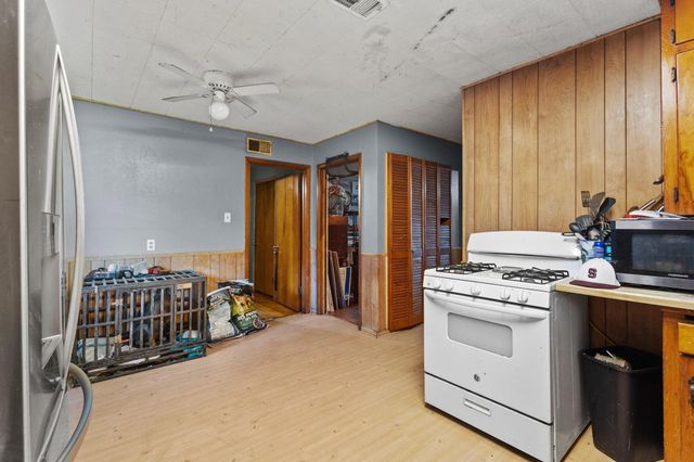 1015 W Belden Street, Sherman, TX 75092