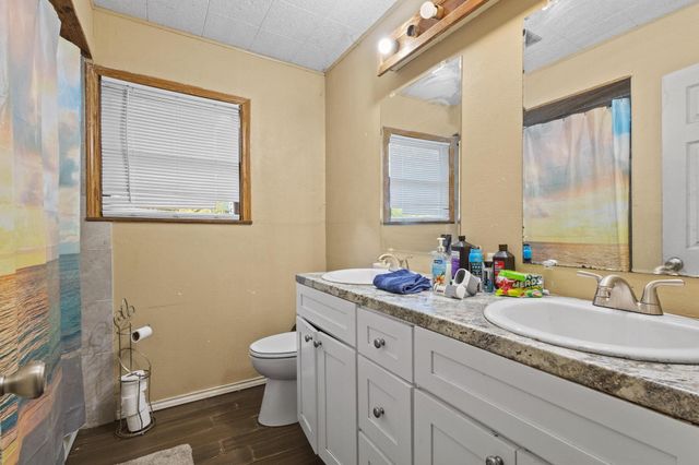 1015 W Belden Street, Sherman, TX 75092