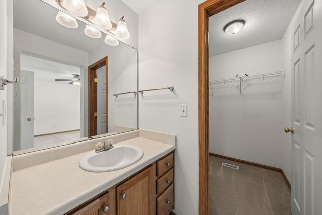 1137 NW Prairie Ridge Drive, Ankeny, IA 50023