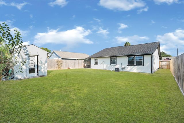 5213 Shirley Street, Baytown, TX 77521