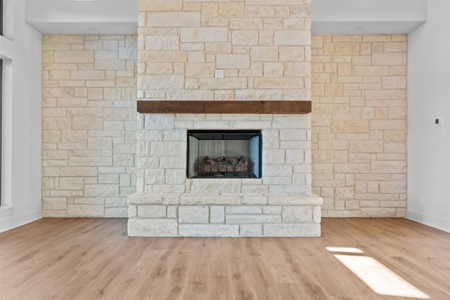 2104 Eagles Ridge Drive, Weatherford, TX 76087