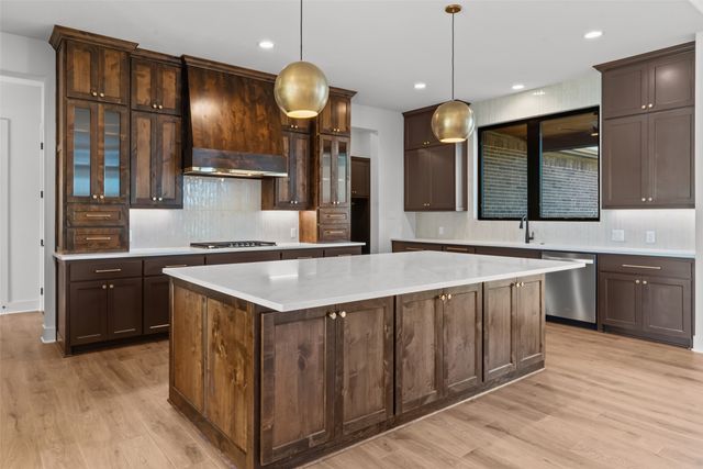 2104 Eagles Ridge Drive, Weatherford, TX 76087