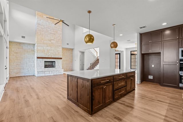 2104 Eagles Ridge Drive, Weatherford, TX 76087