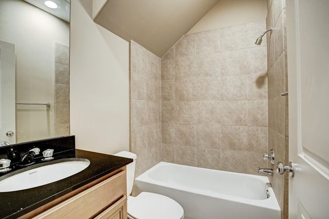 3824 Centerplaza Drive, Houston, TX 77007