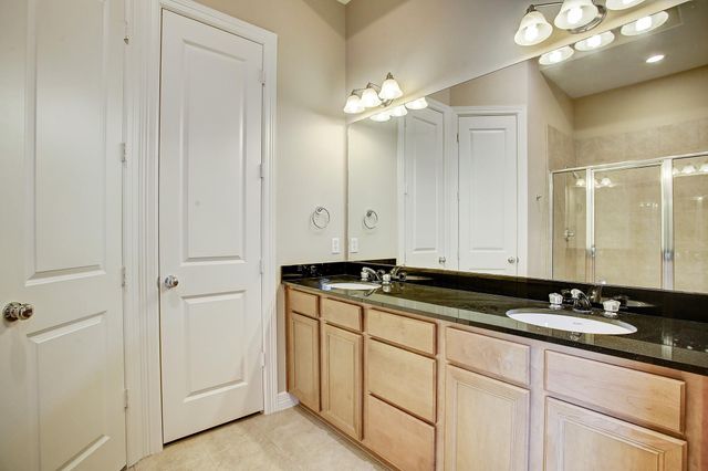 3824 Centerplaza Drive, Houston, TX 77007