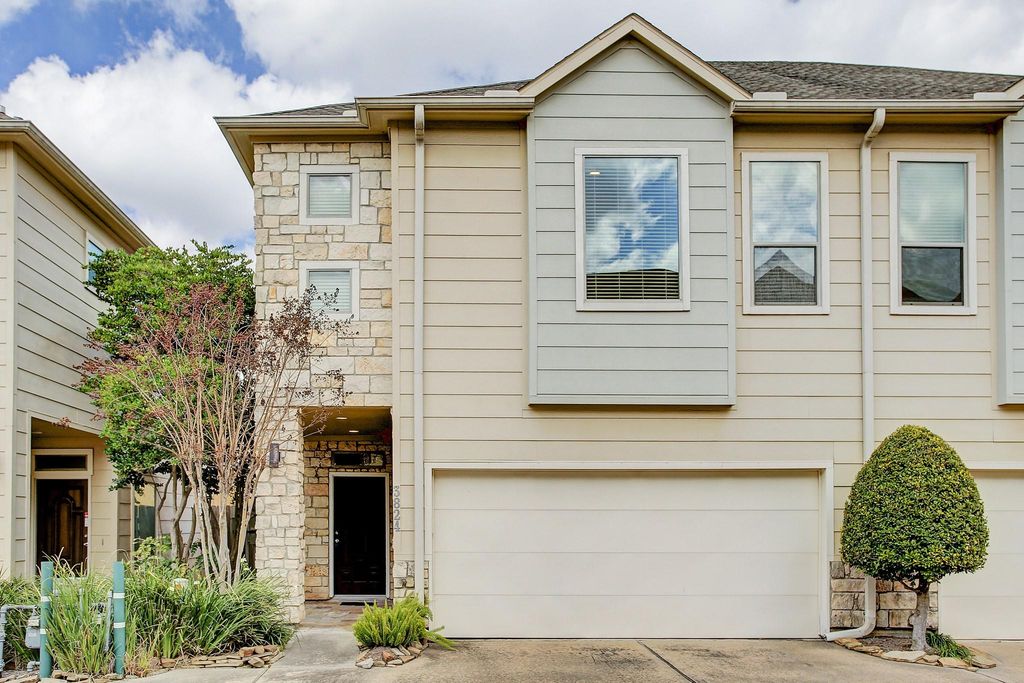 3824 Centerplaza Drive, Houston, TX 77007