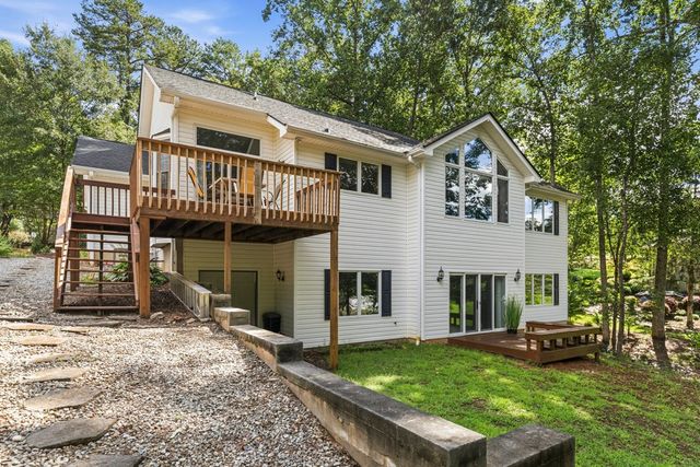 439 Cane Creek Landing, Seneca, SC 29672