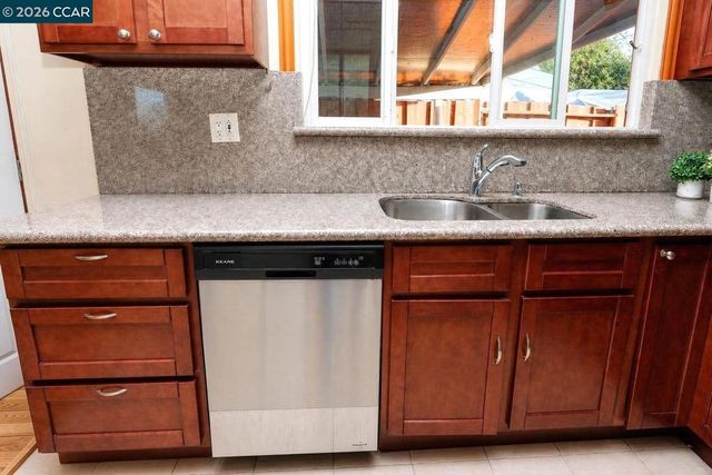 27507 Barcelona Ave, Hayward, CA 94545