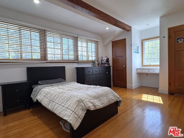 17813 Raymer Street, Los Angeles, CA 91325