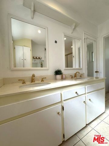 17813 Raymer Street, Los Angeles, CA 91325