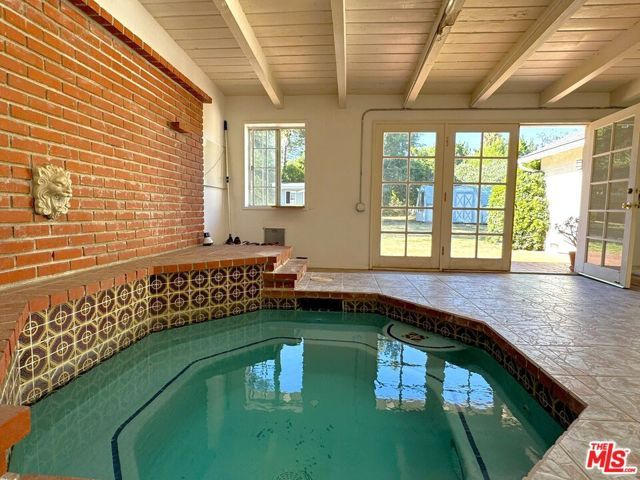 17813 Raymer Street, Los Angeles, CA 91325