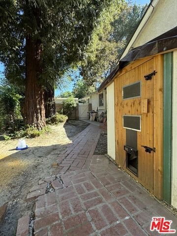 17813 Raymer Street, Los Angeles, CA 91325