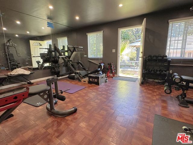 17813 Raymer Street, Los Angeles, CA 91325