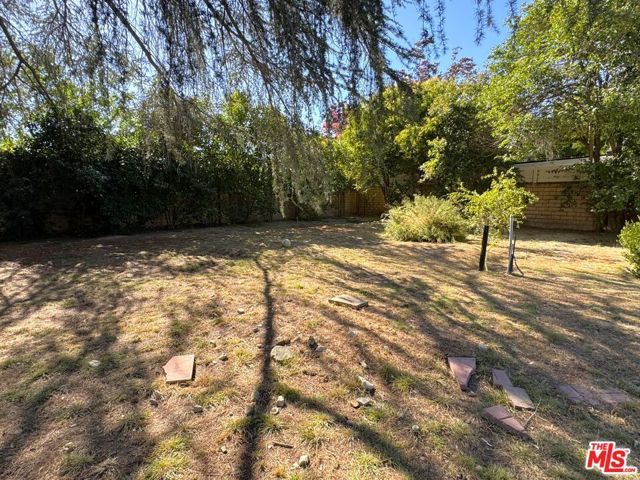 17813 Raymer Street, Los Angeles, CA 91325