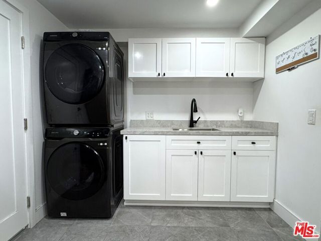 17813 Raymer Street, Los Angeles, CA 91325