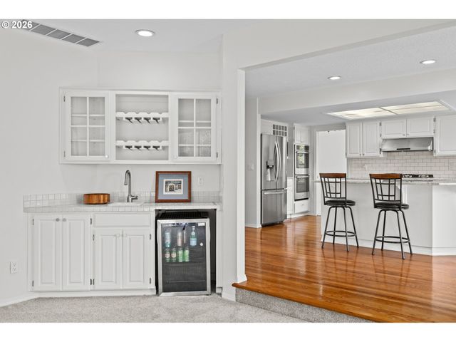 3415 RIVERKNOLL Way, West Linn, OR 97068