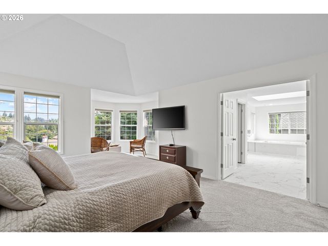 3415 RIVERKNOLL Way, West Linn, OR 97068