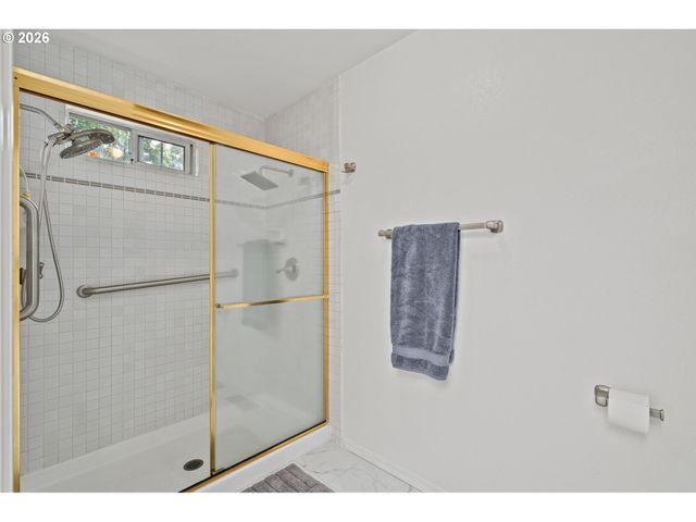 3415 RIVERKNOLL Way, West Linn, OR 97068