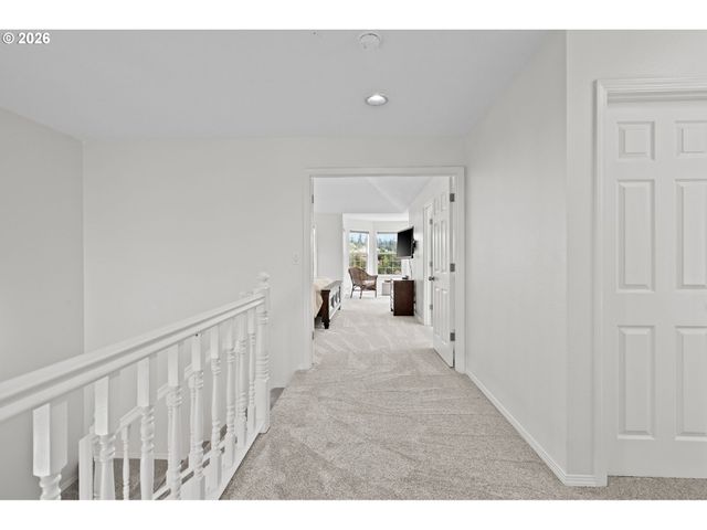 3415 RIVERKNOLL Way, West Linn, OR 97068