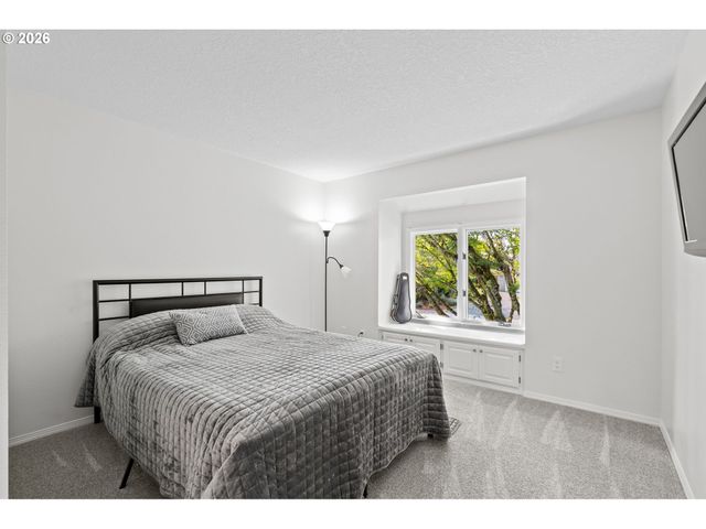 3415 RIVERKNOLL Way, West Linn, OR 97068